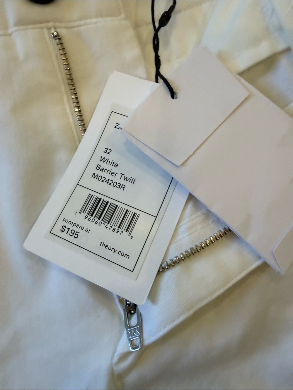 Theory White Flat-Front Men’s Shorts - Picture 5 of 9